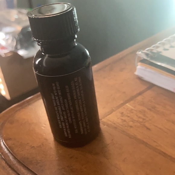Unopened (New) Velvet Noir signature Beard Oil - Picture 3 of 4